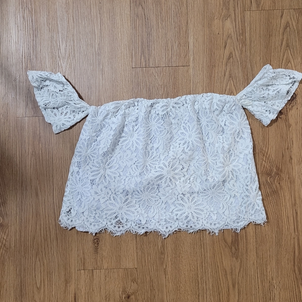 NWOT Dynamite Off-Shoulder Lace Top